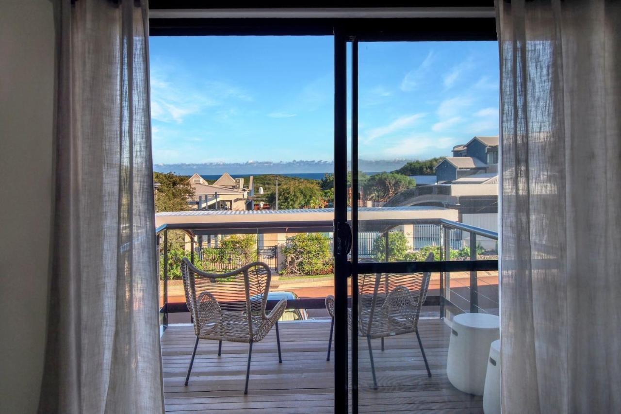 A Stones Throw Apartment